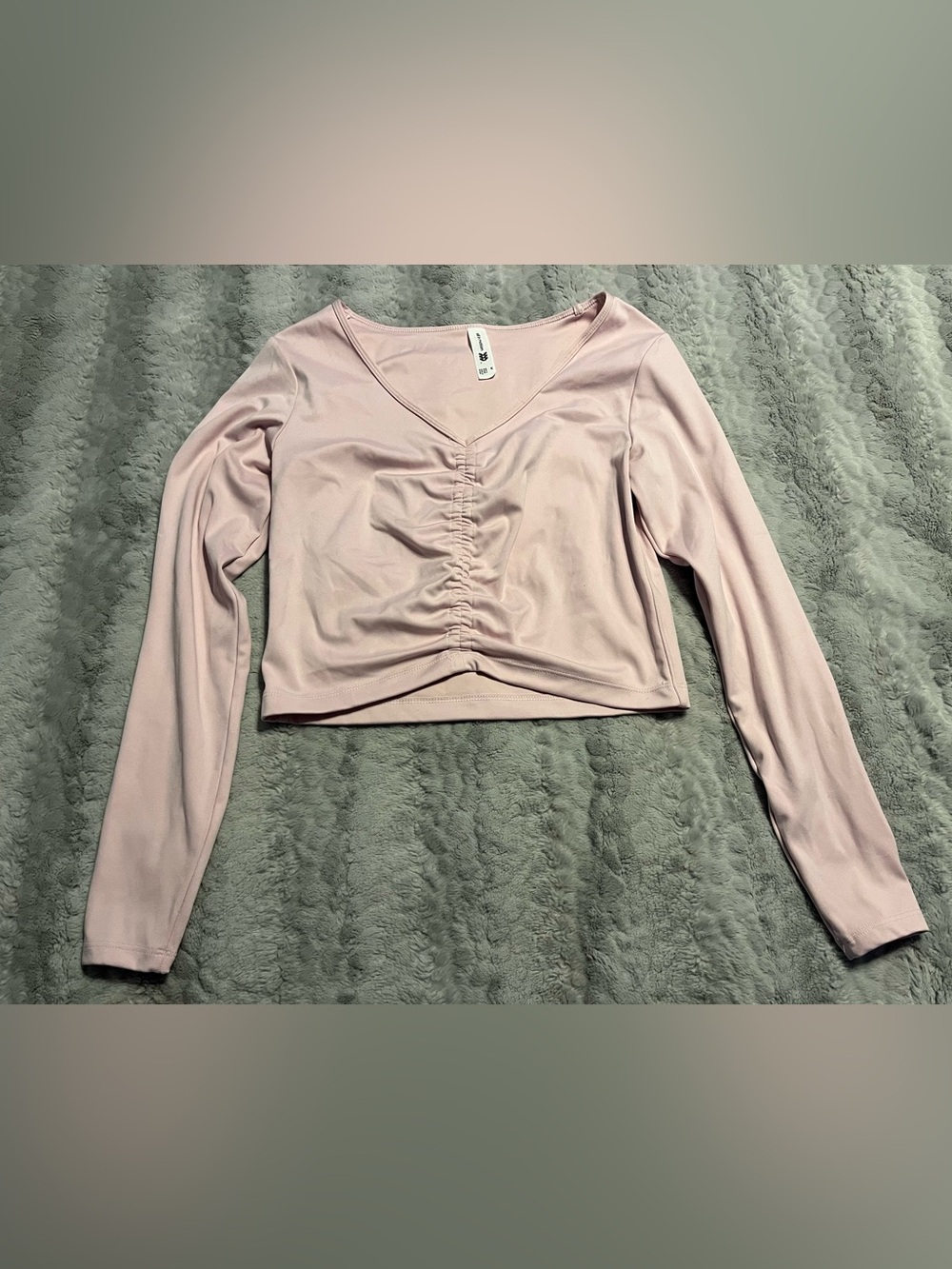 all in motion Light Pink Ruched V‑Neck Long Sleeve Crop Top